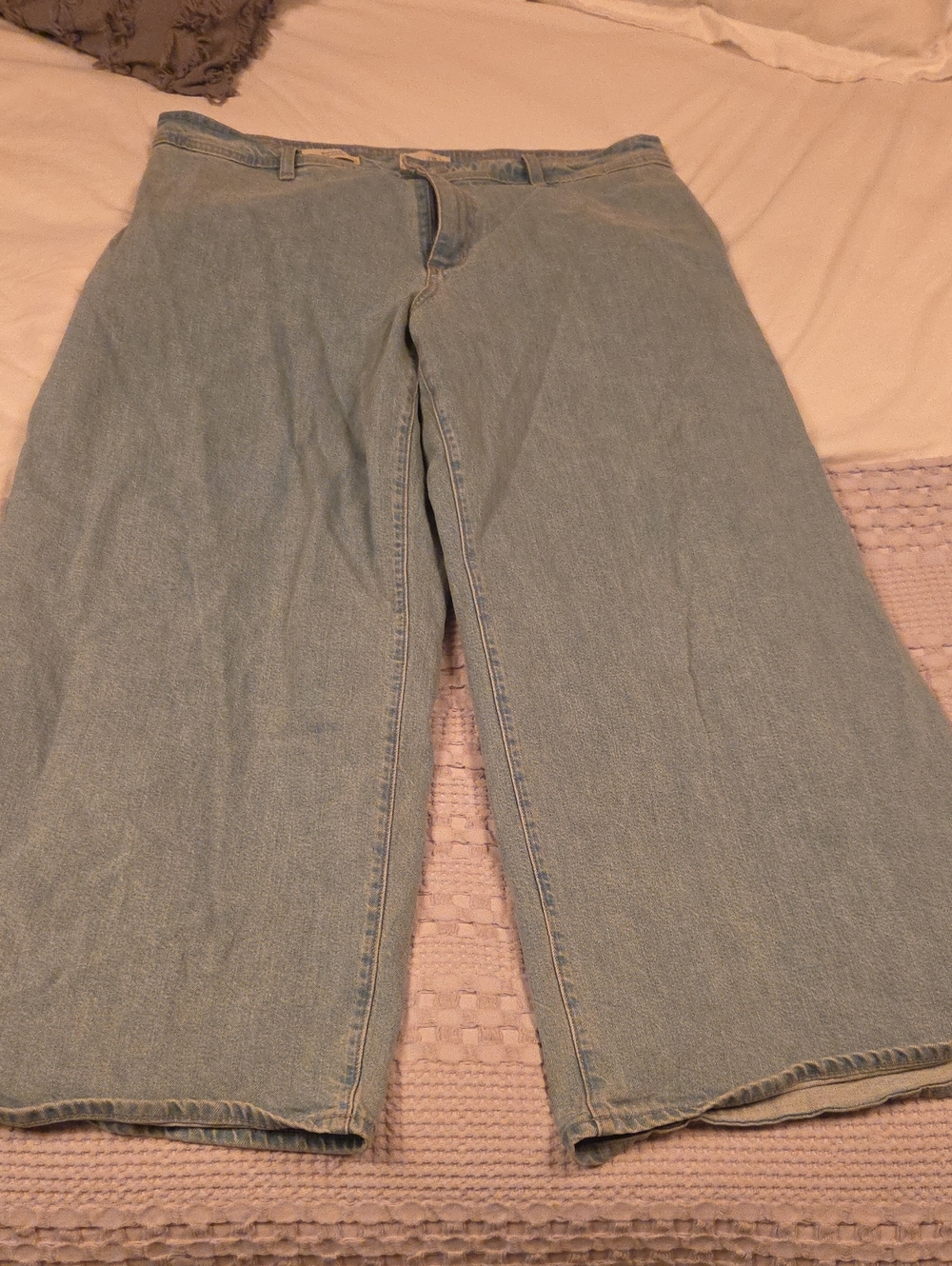 Universal Thread Light Wash Wide Leg Jeans